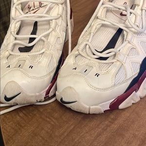 Men sneakers size 10